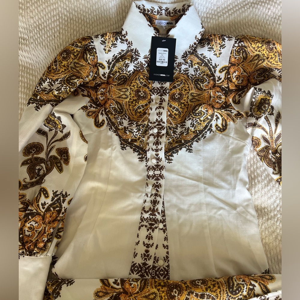 NWT Fashion Nova White and Brown Paisley short set - Picture 6 of 8
